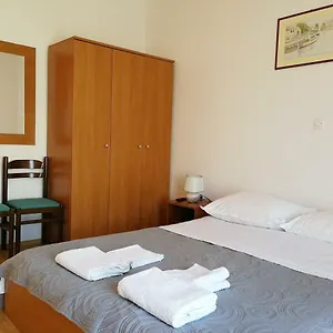 apartmani-rija-3.hotelinzadar.com/